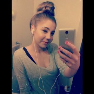 Meet your Posher, Hillary